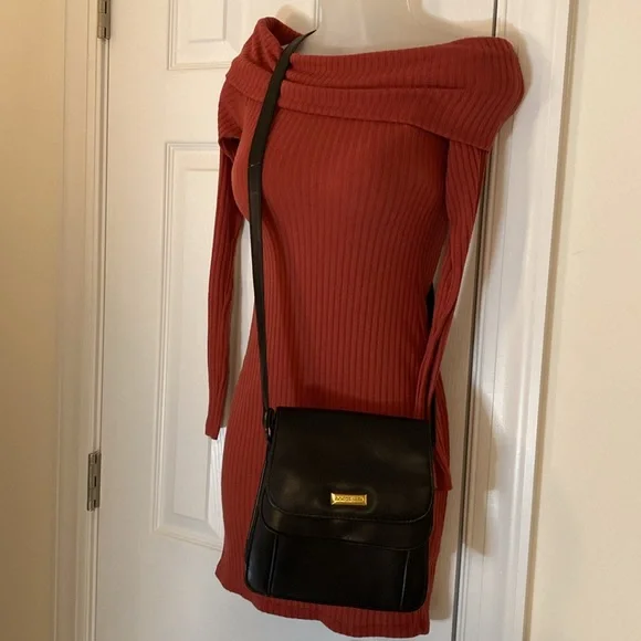 Dolce Vita Black Leather Crossbody - Picture 9 of 13